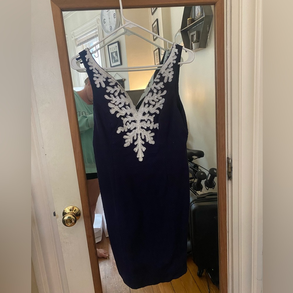 Lily Pulitzer Navy and White Shift Dress Size 6